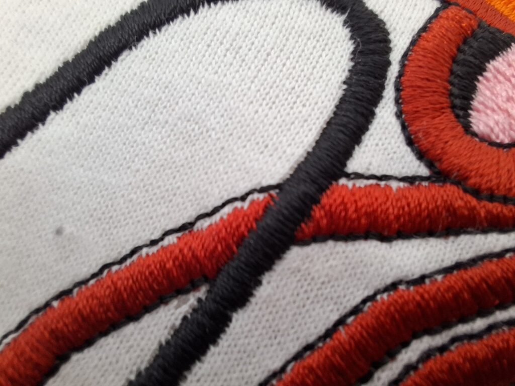 contour décalé broderie